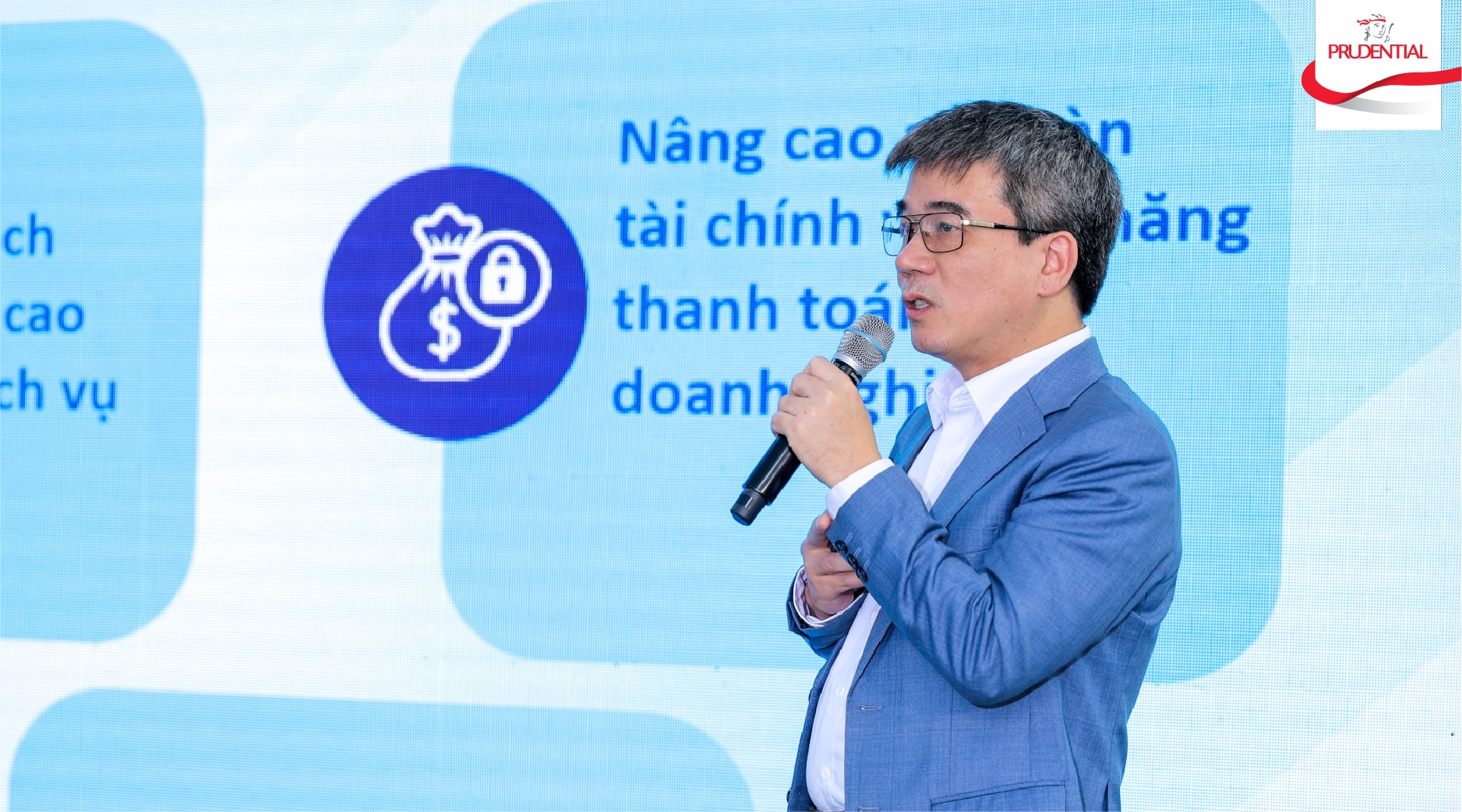 Ông Ngô Trung Dũng - Phó Tổng thư ký Hiệp hội Bảo hiểm Việt Nam phát biểu tại sự kiện2