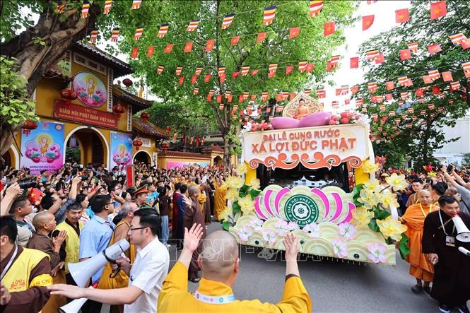 vesak-13052025-01.jpg