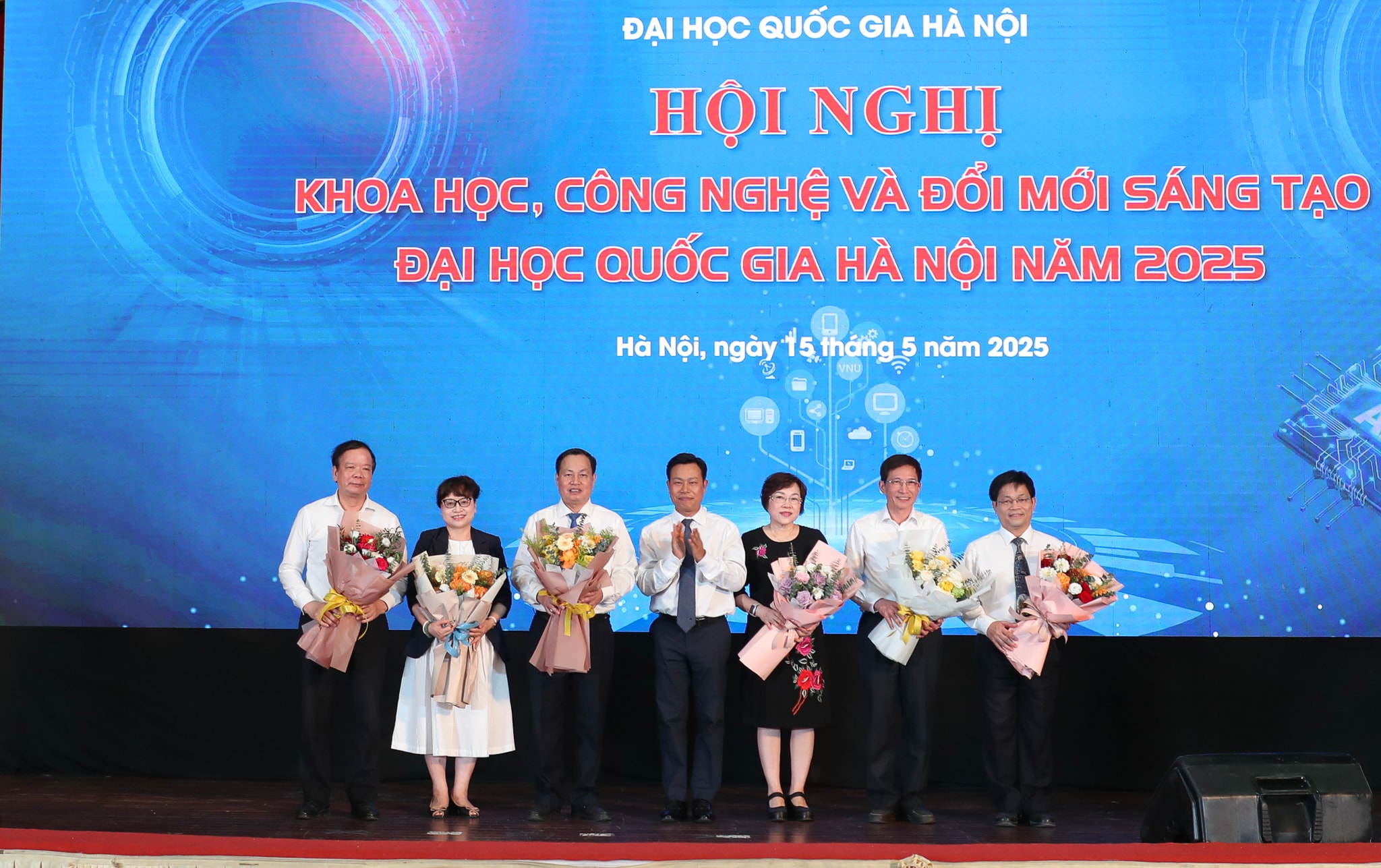 Đại học quốc gia Hà Nội công bố thỏa thuận/hợp đồng hợp tác triển khai nhiệm vụ khoa học, công nghệ & đổi mới sáng tạo với các doanh nghiệp đối tác