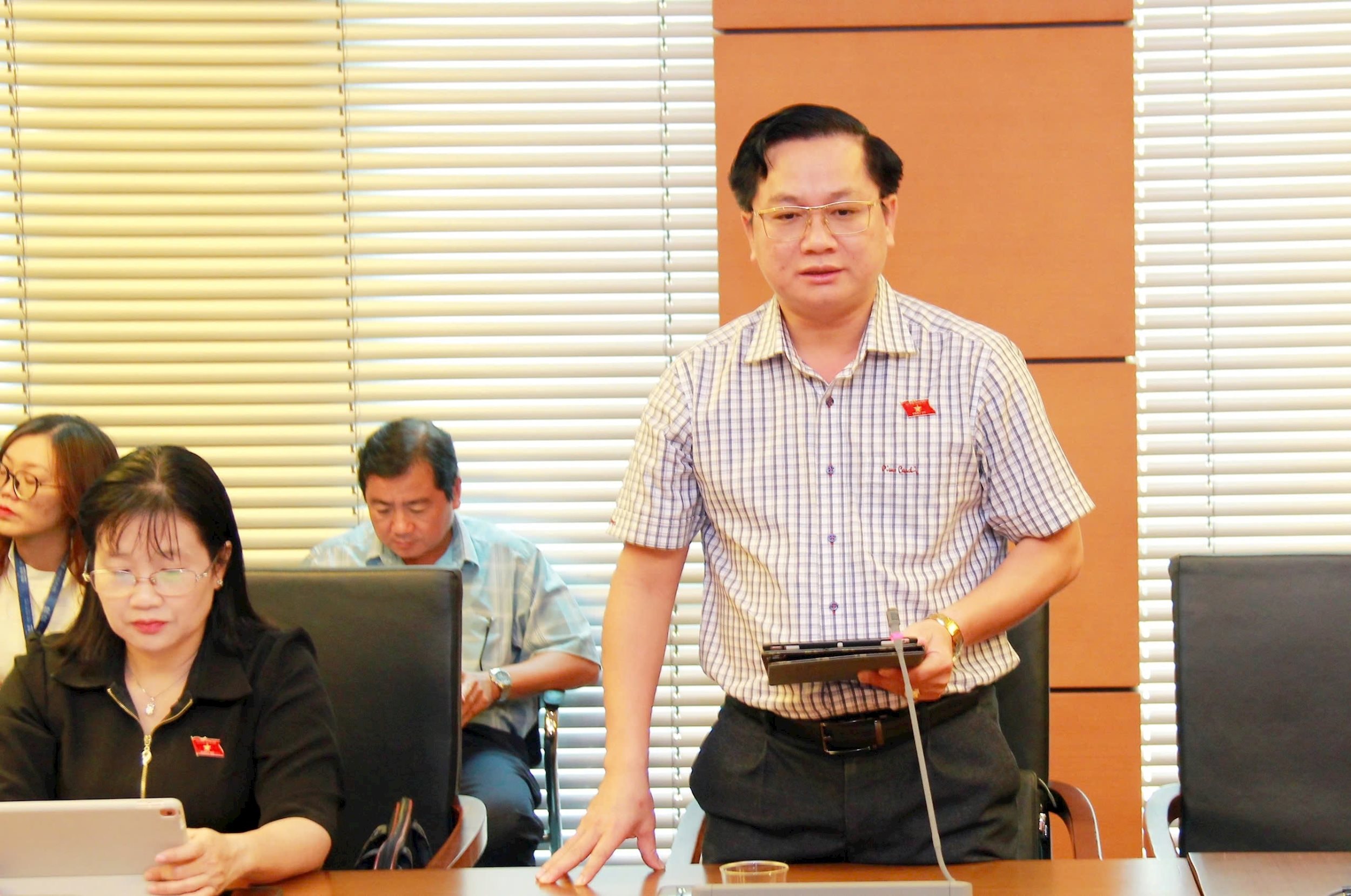 ĐBQH Nguyễn Thanh Phong (Vĩnh Long)phát biểu. Ảnh: Lê Nguyên