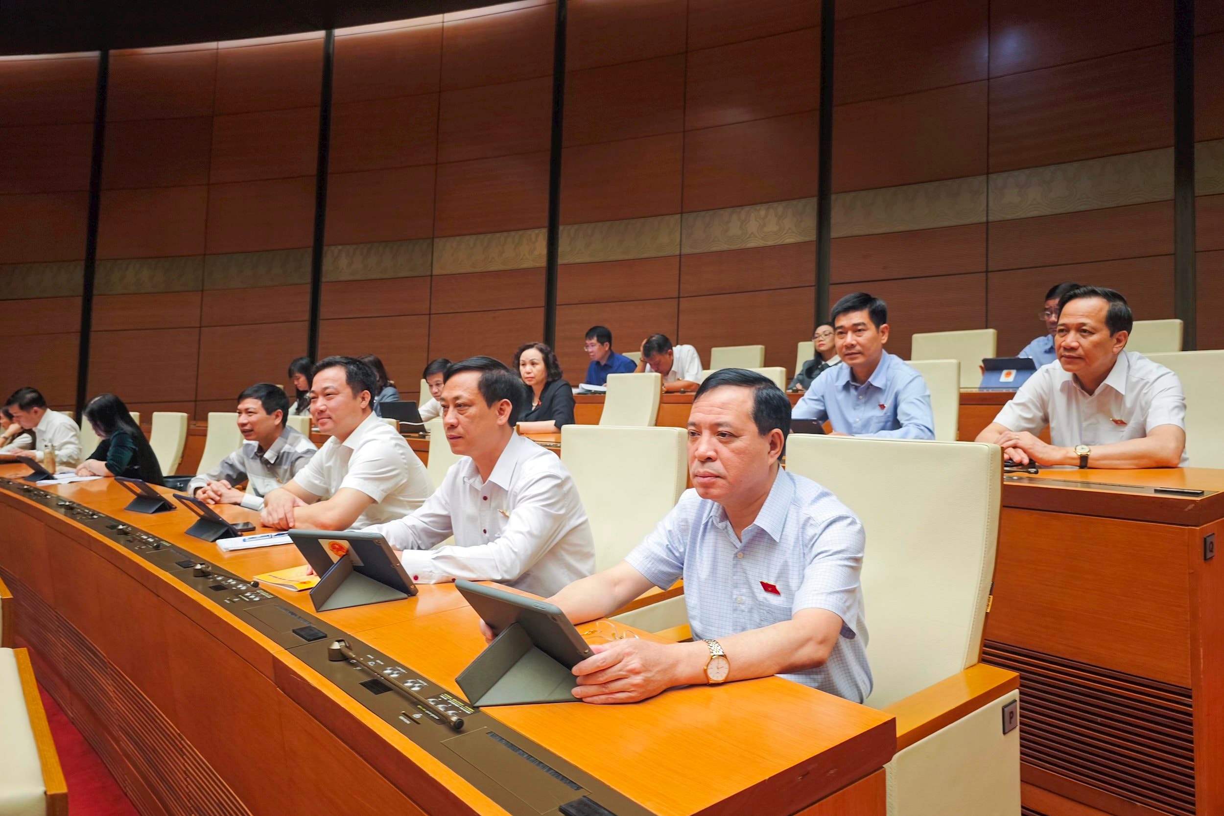 Đoàn ĐBQH tỉnh Thanh Hóa tại phiên thảo luận sáng 16/5. Ảnh: Hồ Long 