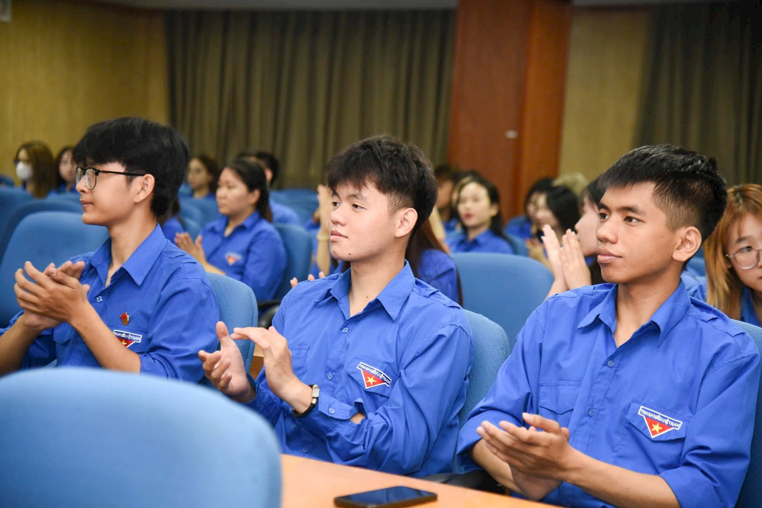 Nhiều bạn trẻ