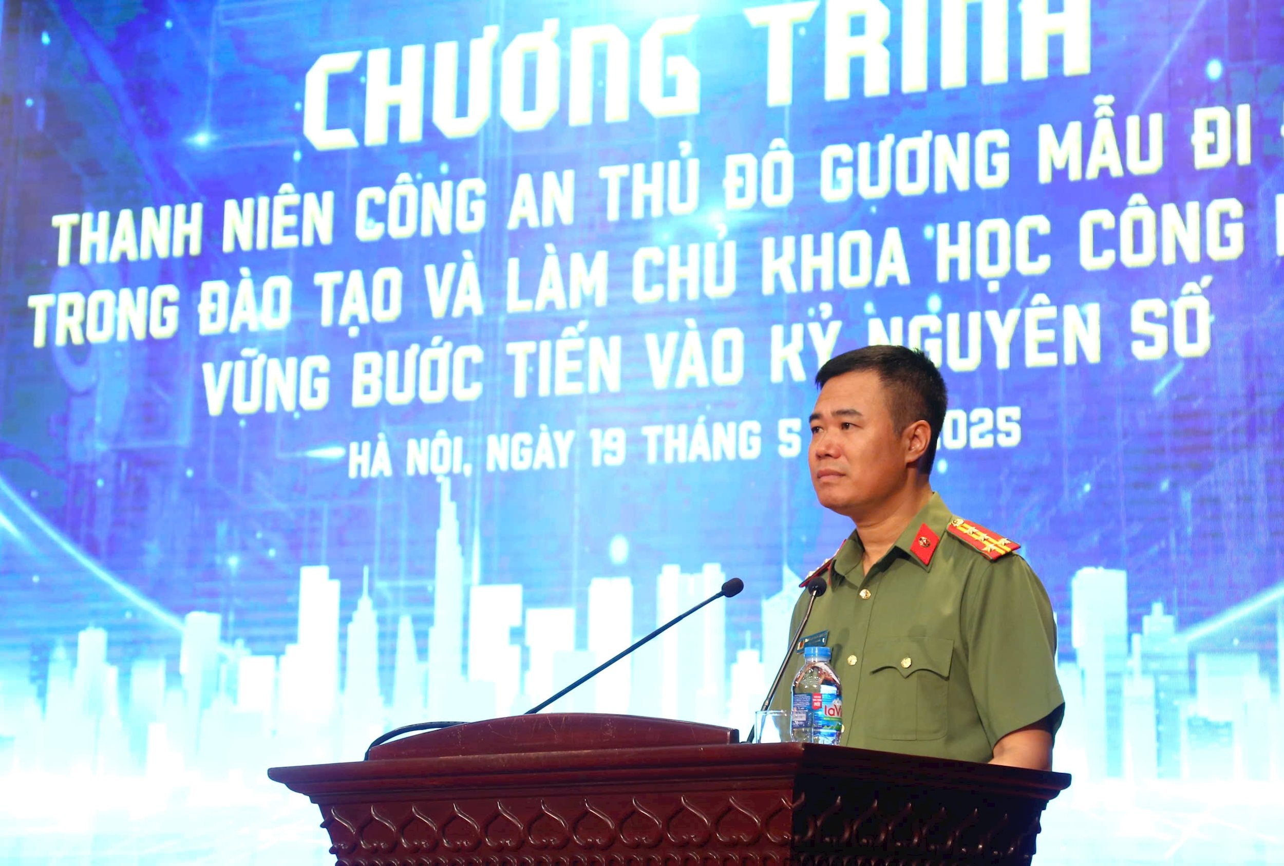 82a527cdb9ee0cb055ff.jpg