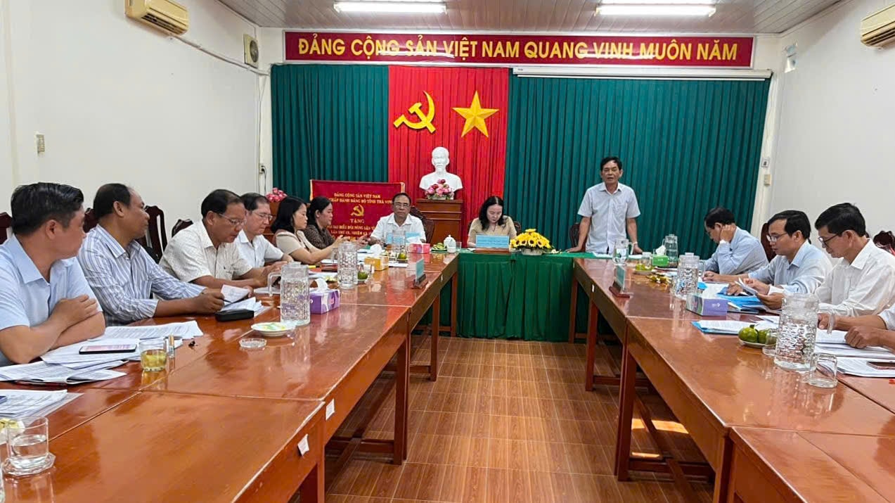 Quang cảnh buổi giám sát tại Hội Nông dân tỉnh Trà Vinh. Ảnh V. Toàn