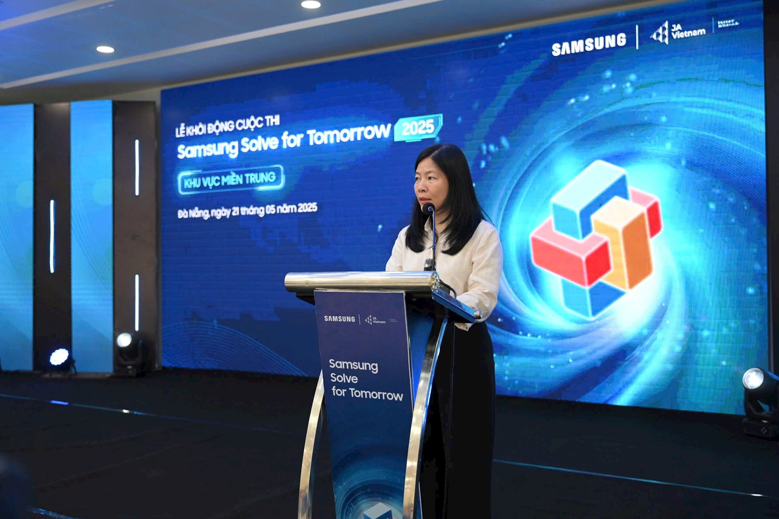 Bà Lê Thị Bích Thuận- Giám đốc Sở Giáo dục và Đào tạo TP Đà Nẵng phát biểu tại Chương trình