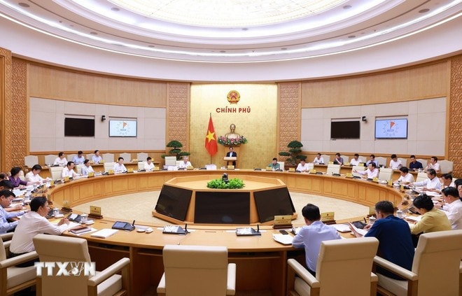An overview of the meeting (Photo: VNA) thu-tuong-pham-minh-chinh-chu-tri-cuoc-hop-chinh-phu-chuyen-de-ve-viec-sap-xep-don-vi-hanh-chinh-cac-cap-8021748.jpg