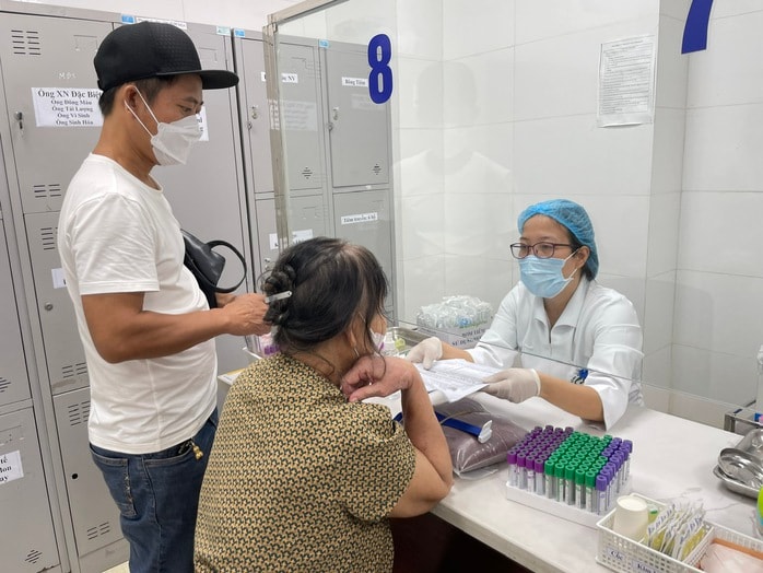 Người dân khám chữa bệnh tại Bệnh viện Bạch Mai (TP Hà Nội)Ảnh: NGỌC DUNG