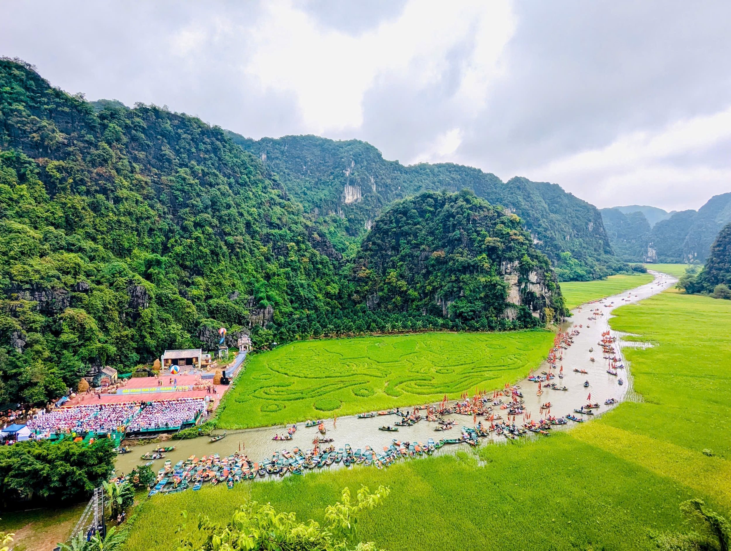 Cánh đồng Ngô Đồng trong ngày khai mạc Tuần Du lịch Ninh Bình 2025
