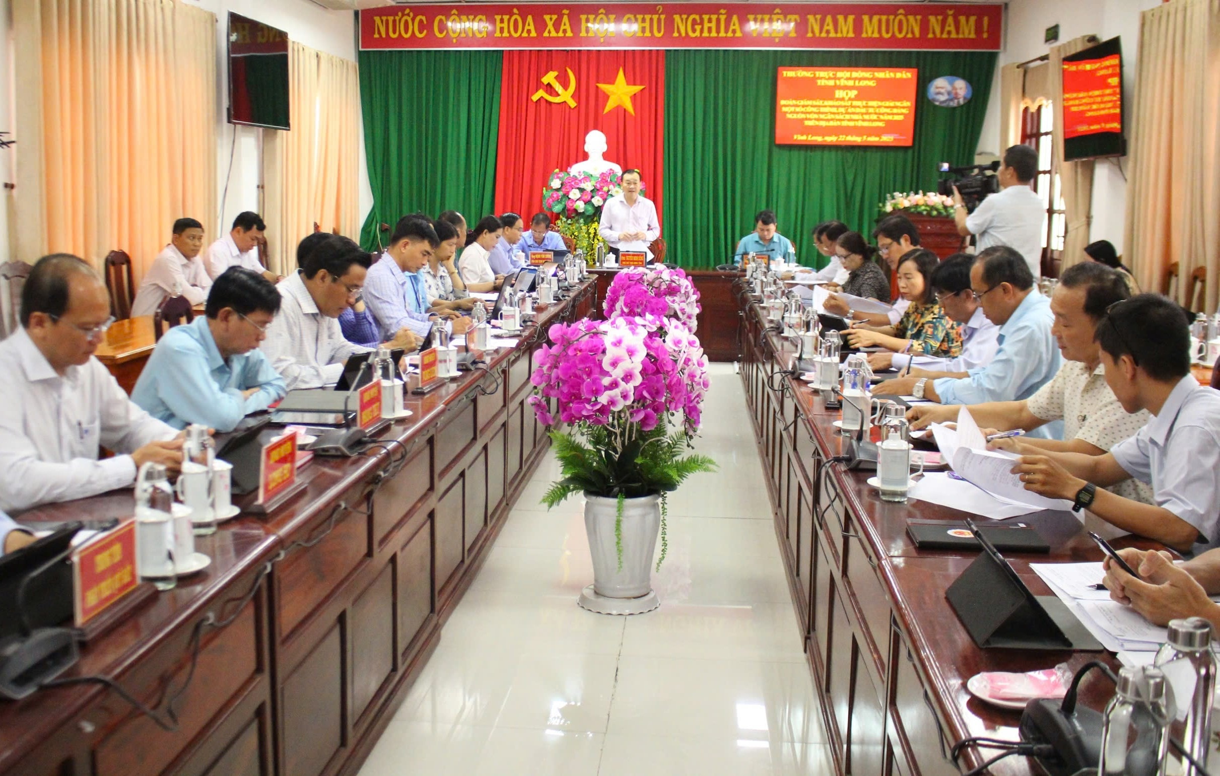 Quang cảnh cuộc làm việc. Ảnh: Hữu Tài