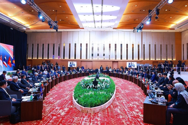 The ASEAN Leaders' Interface with ASEAN Youth (Photo: VNA) pham-minh-chinh-3.jpg