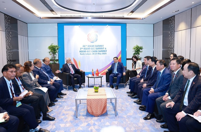 At the meeting between Prime Minister Pham Minh Chinh and his Timor-Leste counterpart Xanana Gusmao. (Photo: VNA) pham-minh-chinh-2.jpg