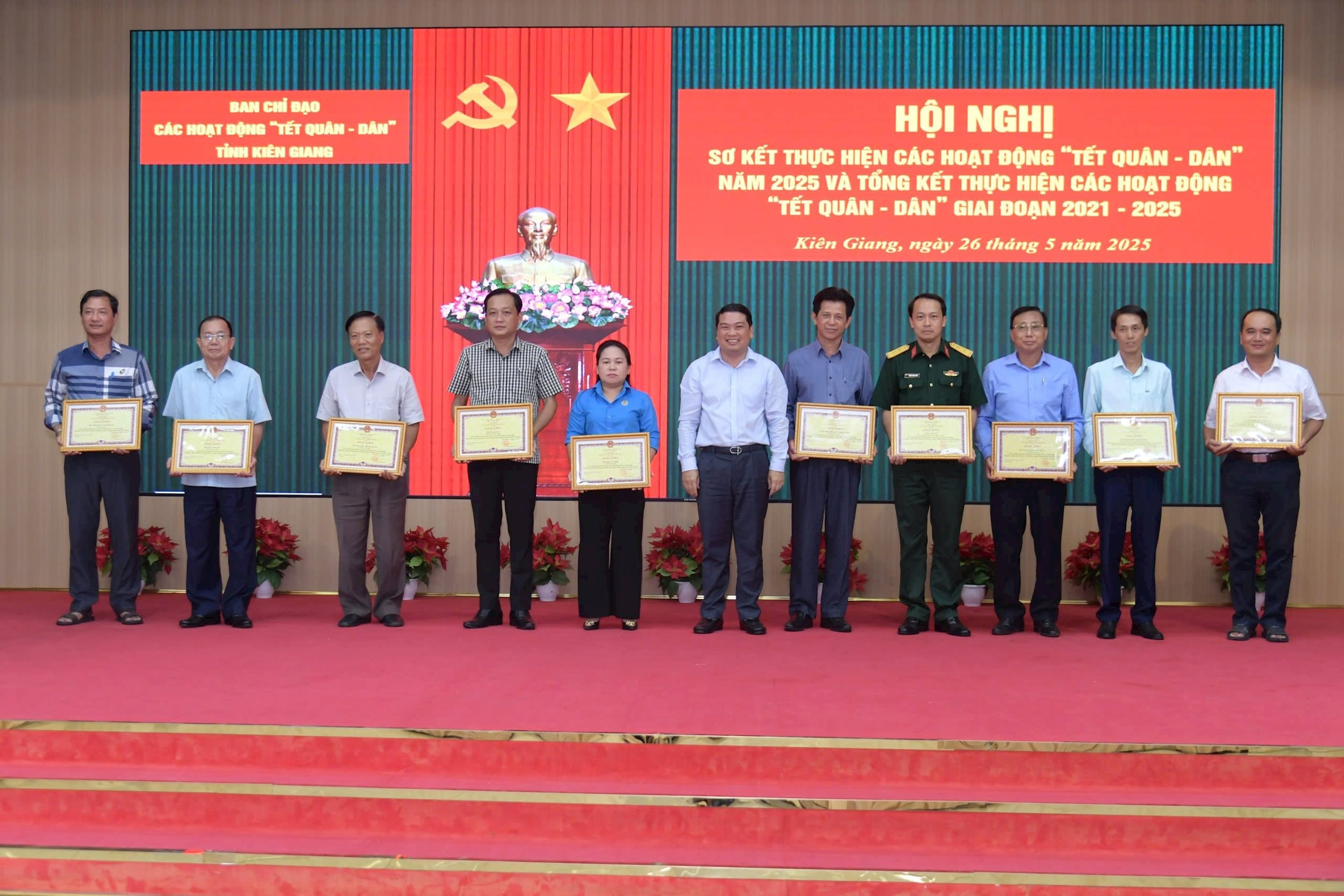 tet quan dan KG 3