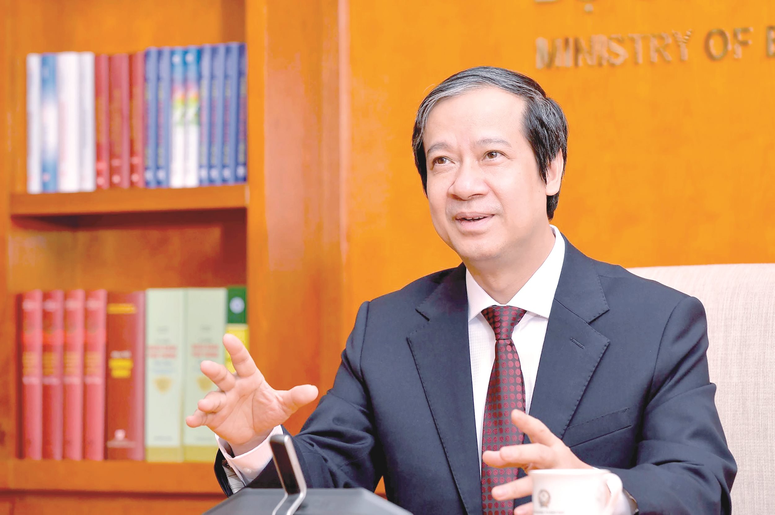 Bộ trưởng Bộ GD&ĐT Nguyễn Kim Sơn cho biết ngành GD&ĐT tiếp tục xác định công tác xây dựng, hoàn thiện thể chế là khâu quan trọng - Ảnh- VGP_NN