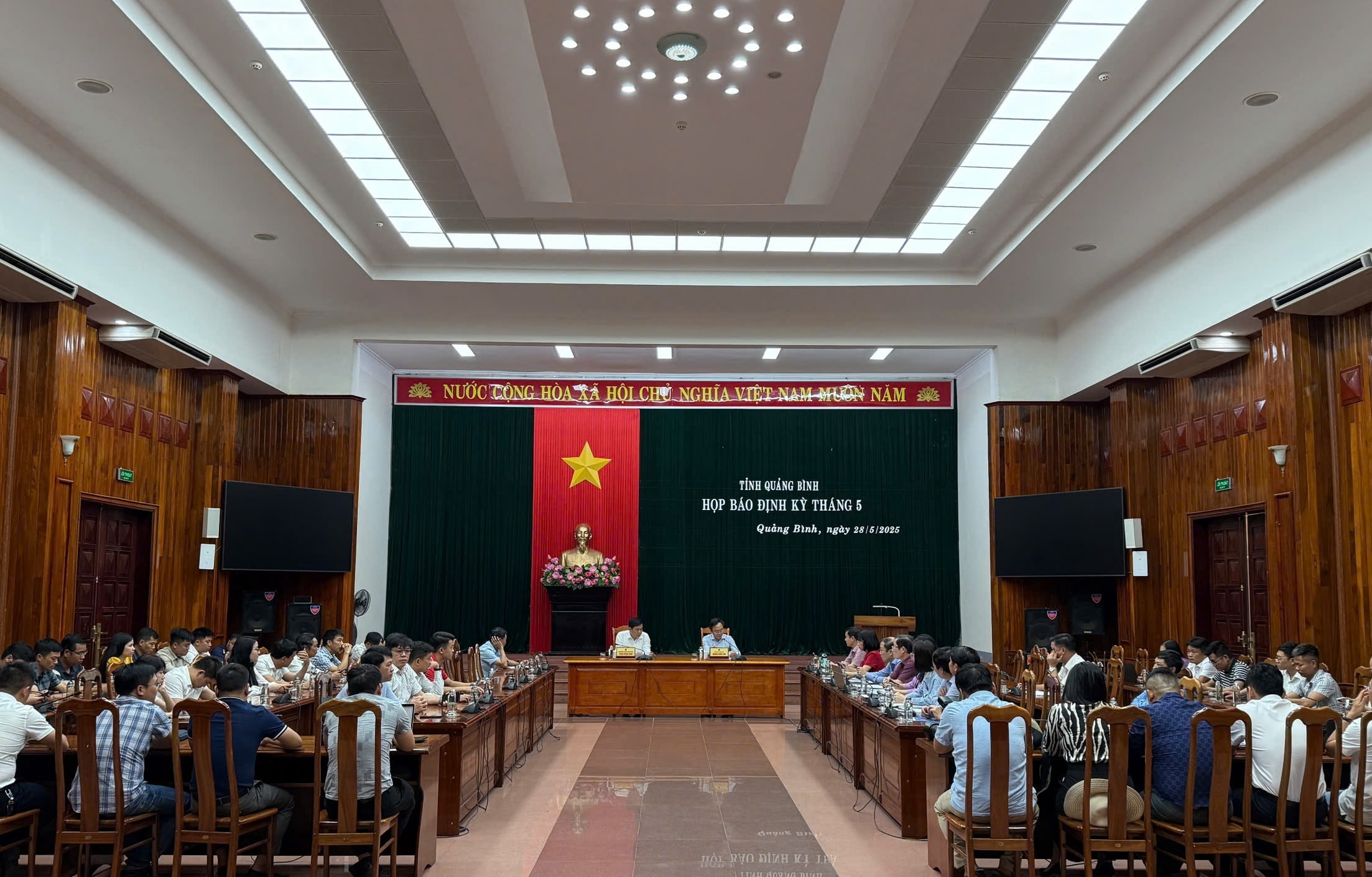 z6647569574907_5a88285279a8f2cb800b0919c2ab3eb7.jpg