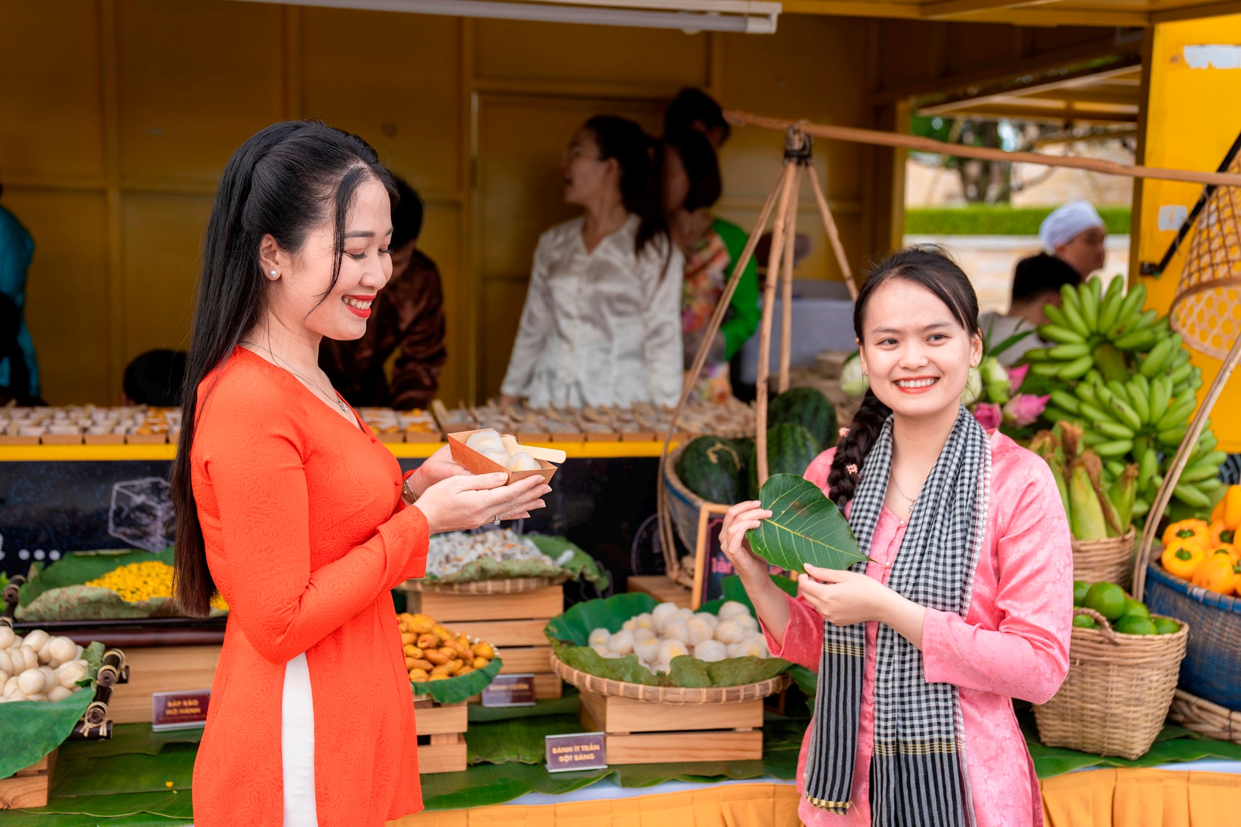 Chợ lá Bà Đen 1
