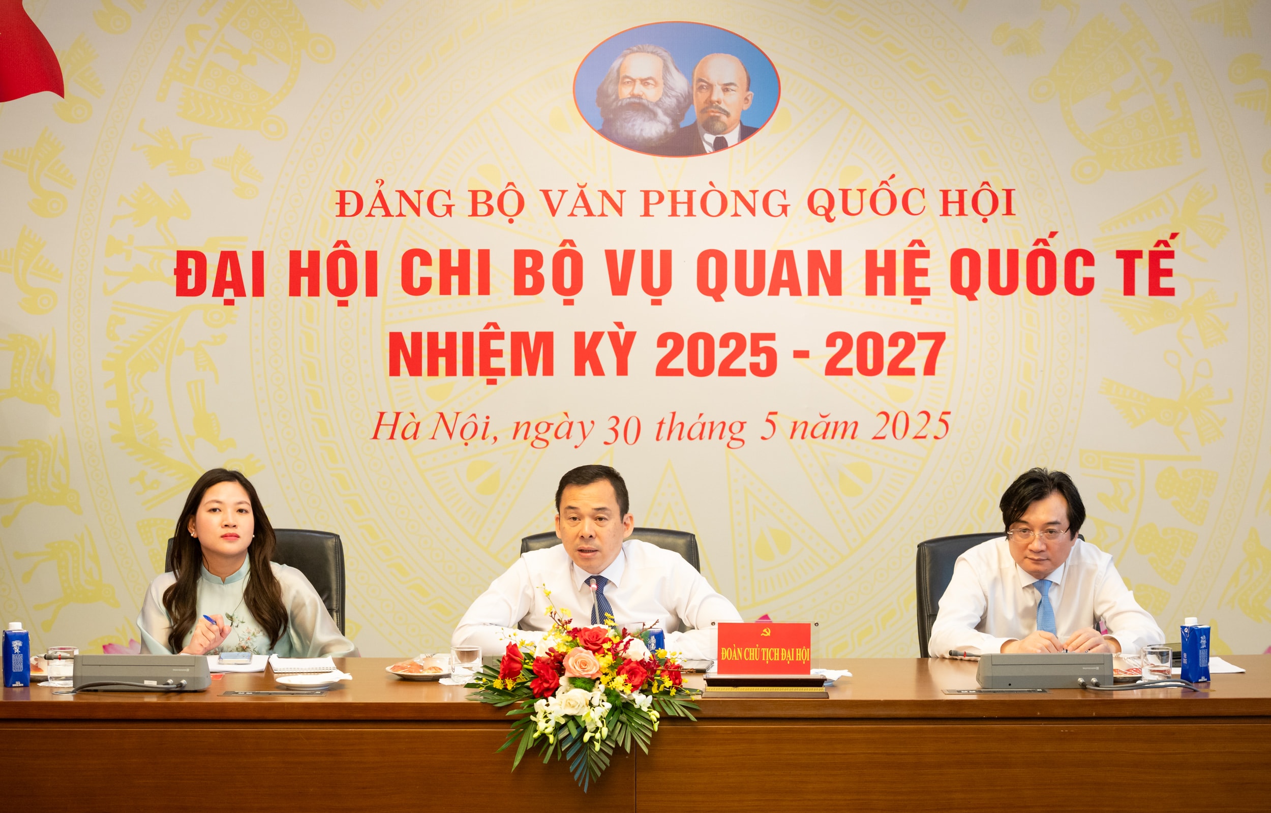 Z61_9972 - Đoàn chủ tịch ĐH