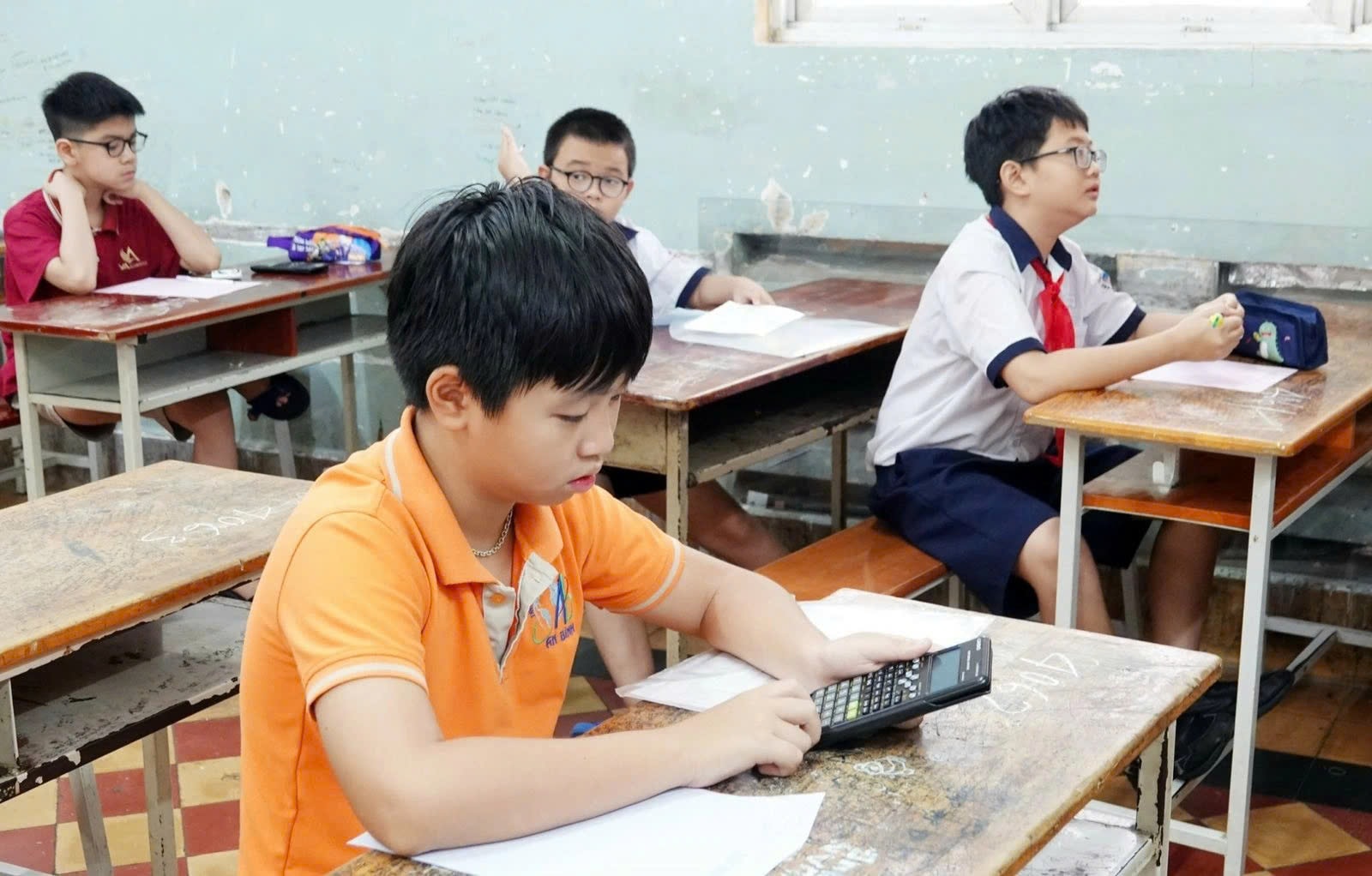 Học sinh làm bài khảo sát lớp 6 Trường THCS-THPT Trần Đại Nghĩa năm 2024