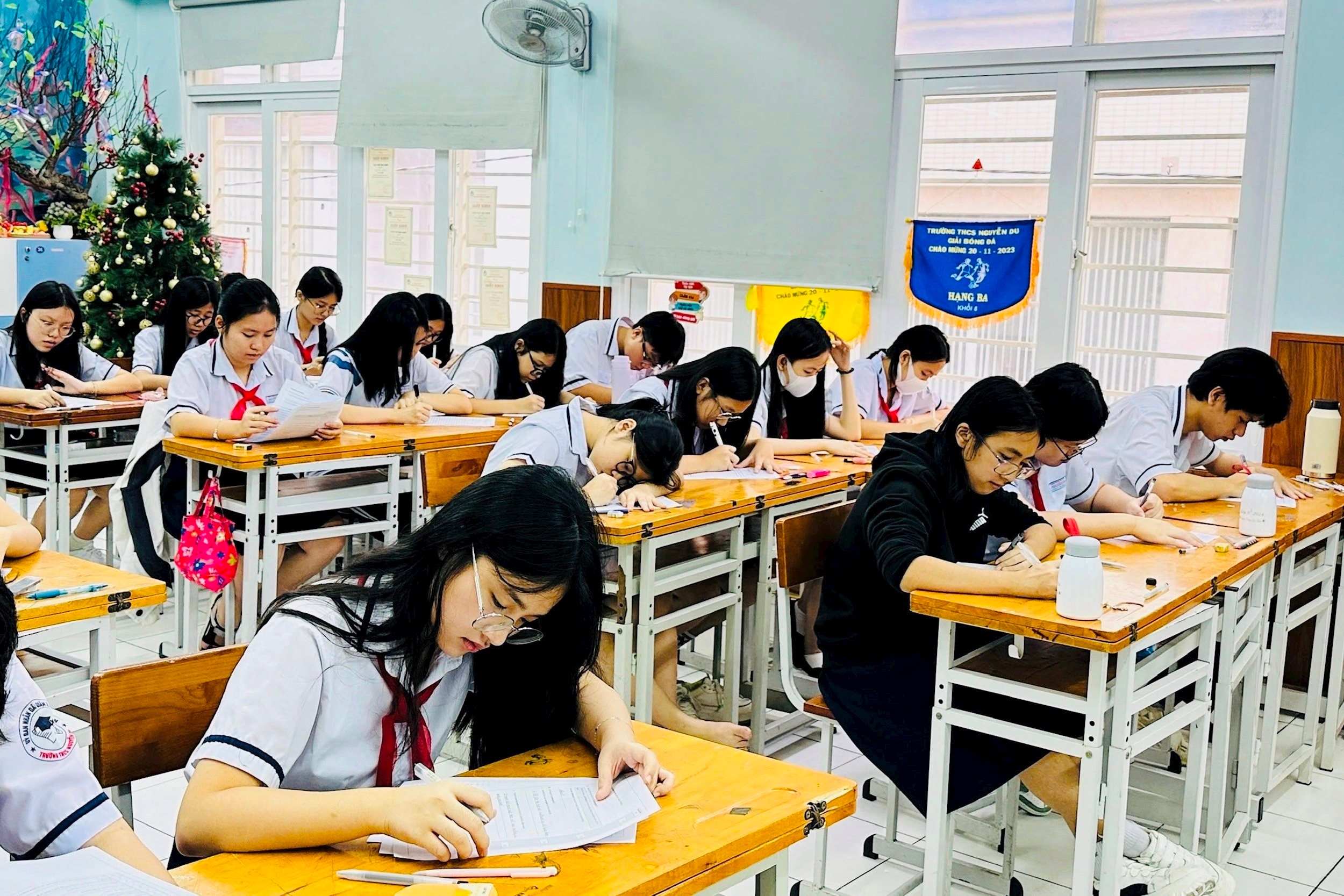 76.435 thí sinh đăng ký dự thi lớp 10 năm học 2025-2026 tại TP. Hồ Chí Minh