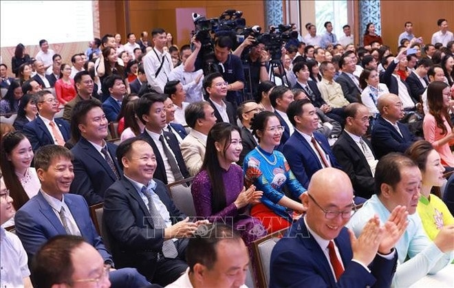 Representatives of businesses at the dialogue (Photo: VNA) uuid23c26abe-138b-471c-81ff-5e03ce7cef42code001library1type1mode1loctruecaptrue.jpg
