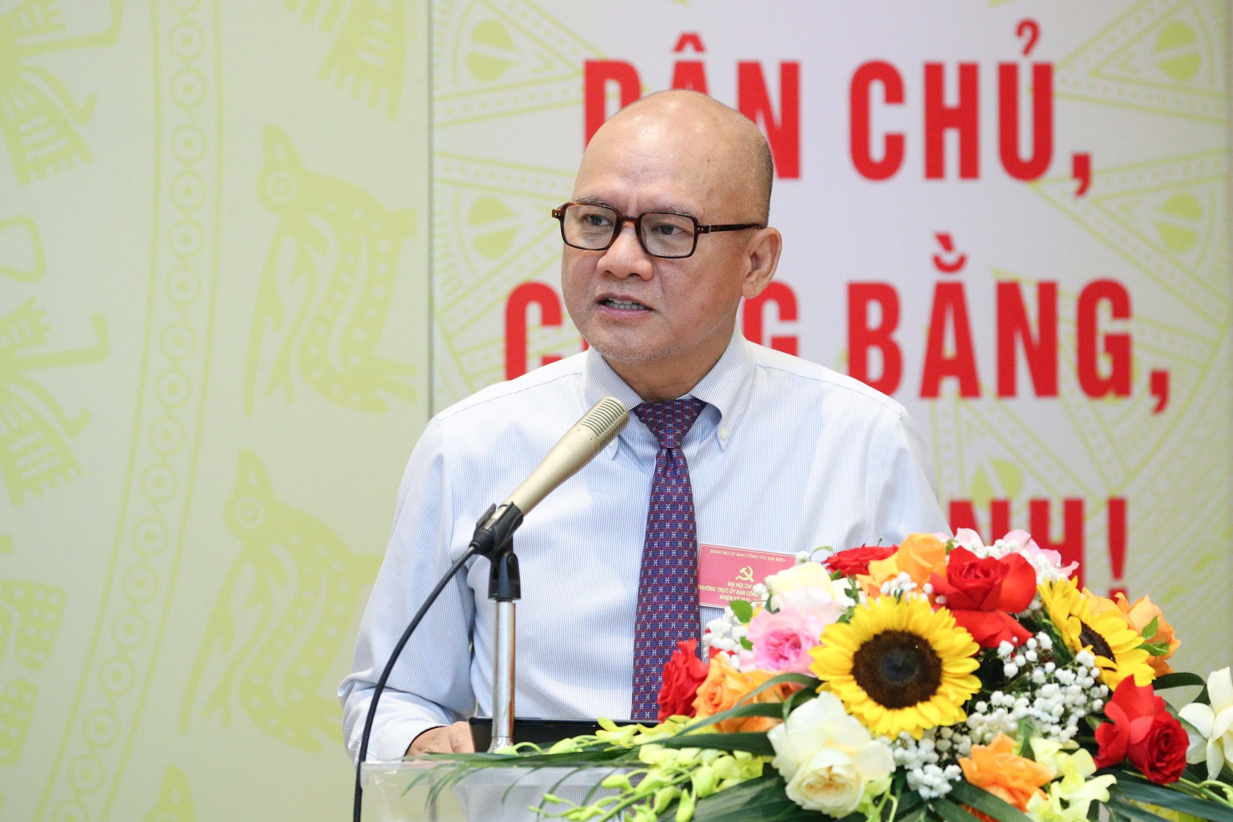 Đảng viên thuộc Chi bộ, Ủy viên là ĐBQH hoạt động chuyên trách tại Ủy ban Công tác đại biểu Bế Trung Anh