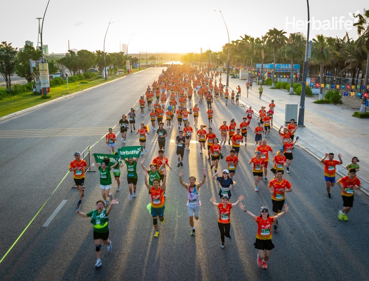 Herbalife là đối tác chính thức của hệ thống VnExpress Marathon từ năm 2022, tài trợ các giải chạy thu hút hàng chục ngàn người tham gia mỗi năm. Giải VnExpress Marathon Hạ Long 2025 đánh dấu chuỗi các giải chạy tổ chức bởi VnExpress mà Herbalife sẽ tài trợ trong năm 2025.