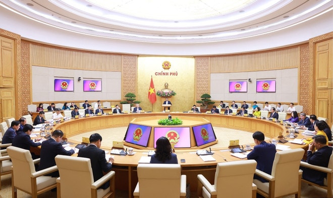 An overview of the Government regular meeting for May in Hanoi on June 4. (Photo: VNA) vna-potal-thu-tuong-chu-tri-phien-hop-chinh-phu-thuong-ky-thang-5-nam-2025-8071801.jpg