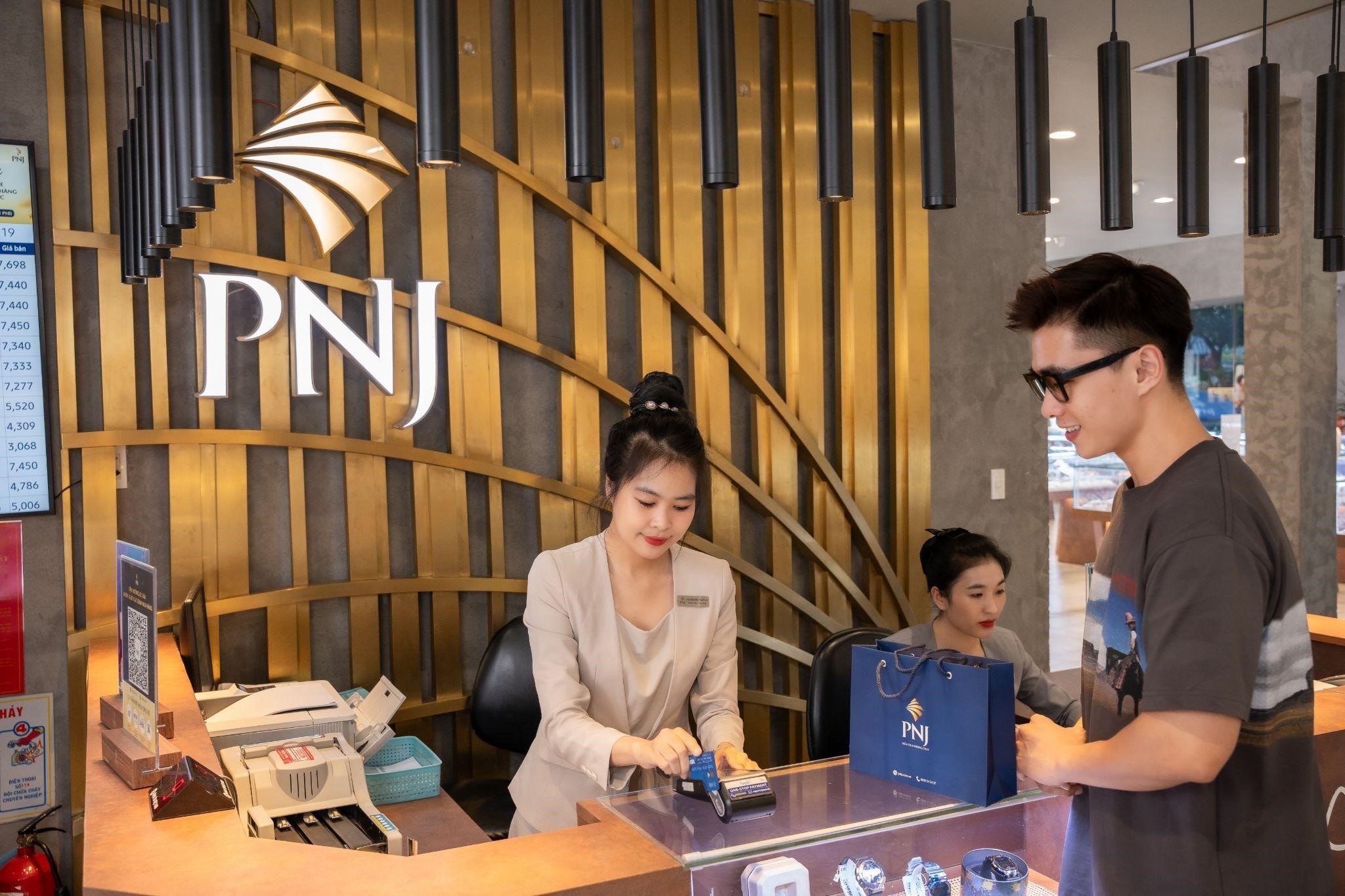 pnj1-899.jpg