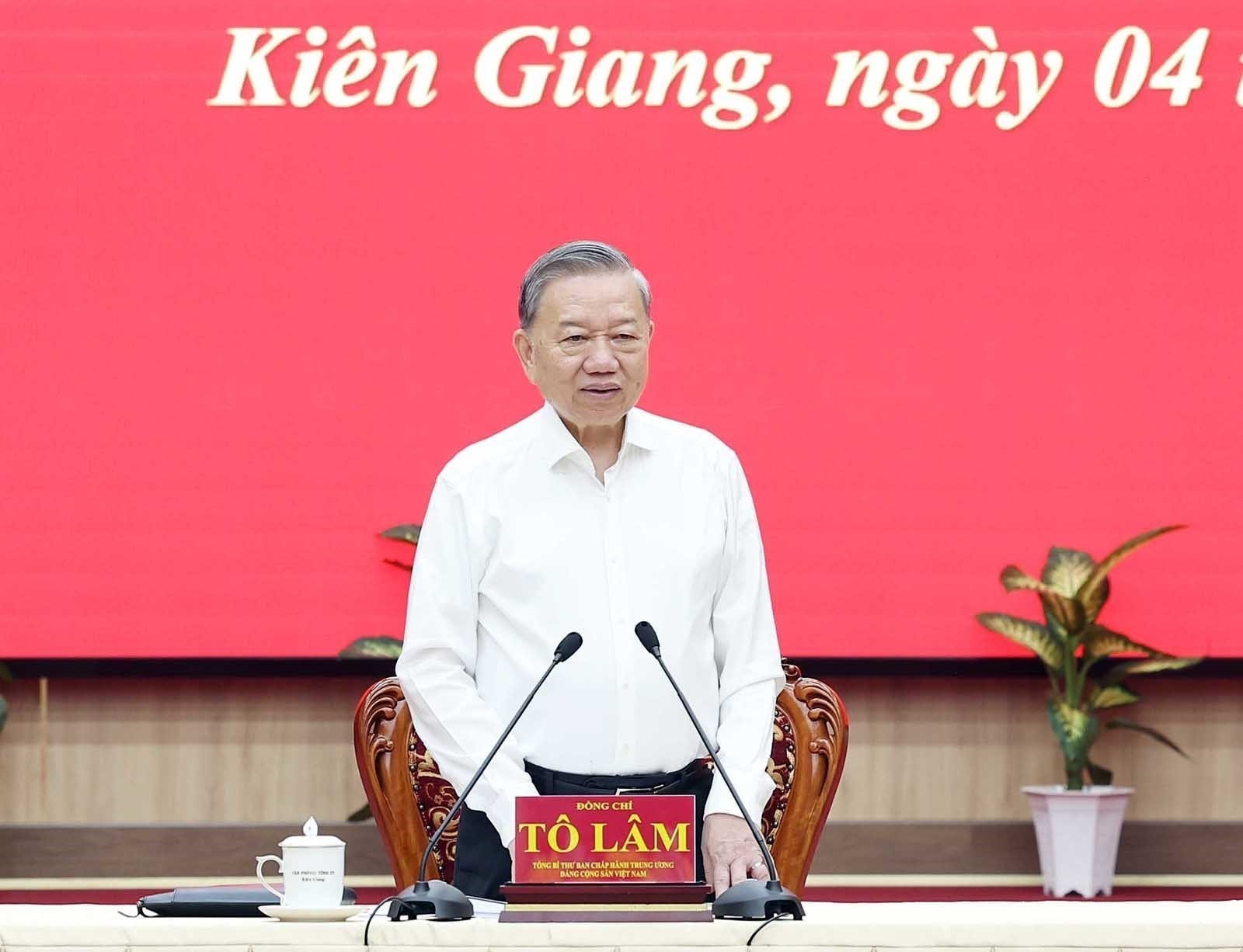 Tổng Bí thư Tô Lâm phát biểu chỉ đạo tại cuộc làm việc với Ban Thường vụ Tỉnh ủy Kiên Giang và Thường trực Tỉnh ủy An Giang. Ảnh: Thống Nhất – TTXVN