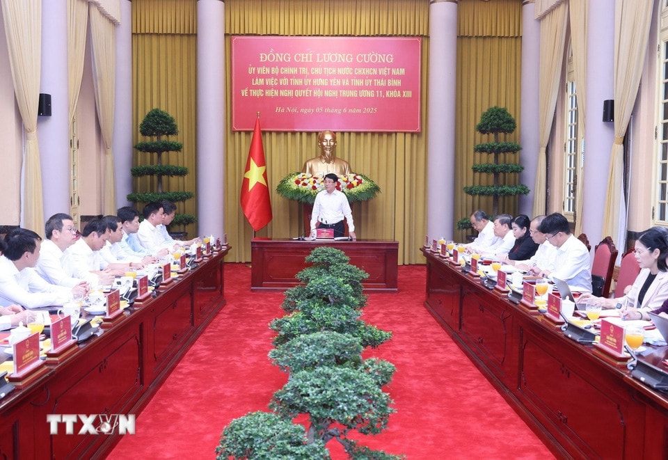Chủ tịch nước Lương Cường làm việc với Tỉnh ủy Hưng Yên và Tỉnh ủy Thái Bình về việc thực hiện Nghị quyết Hội nghị Trung ương 11, khóa XIII. (Ảnh: Lâm Khánh/TTXVN)