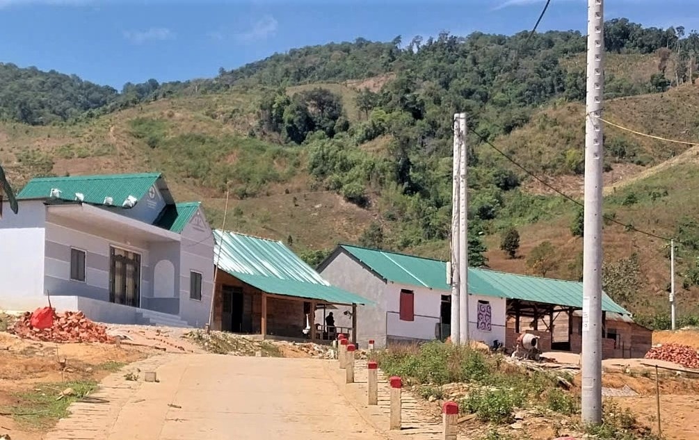 Dự án bố trí ổn định dân di cư tự phát tại các xã biên giới Đăk Long, Đăk Nhoong, Đăk Plô (huyện Đăk Glei, Kon Tum). Ảnh Ngọc Chí