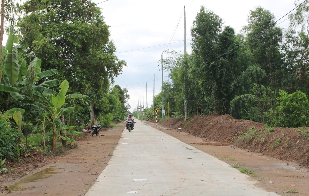 Thời gian qua, công tác đầu tư hạ tầng vùng bãi ngang ven biển được cấp ủy, chính quyền các cấp tỉnh Bến Tre hết sức quan tâm. Ảnh Thạch Thảo