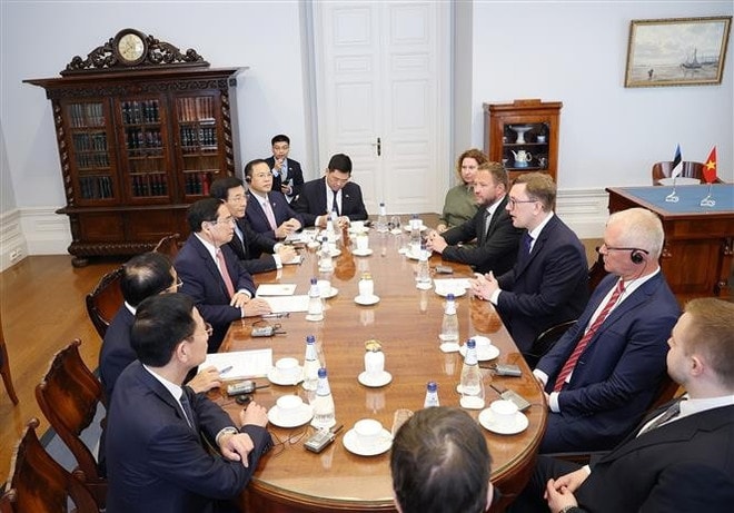 Vietnamese PM Pham Minh Chinh holds talks with his Estonian counterpart Kristen Michal in Tallinn on June 6, 2025. (Photo: VNA) vna-potal-thu-tuong-pham-minh-chinh-hoi-dam-voi-thu-tuong-cong-hoa-estonia-kristen-michal-8077052.jpg
