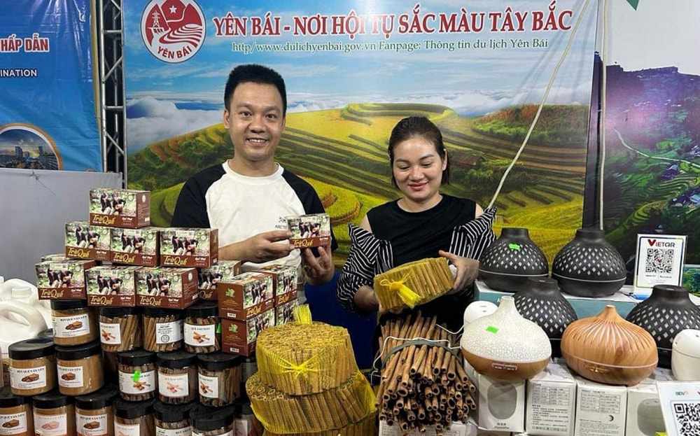 Những sản phẩm OCOP tạo sinh kế, mang lại thu nhập và giúp người dân thoát nghèo. Ảnh Thiên Cầm