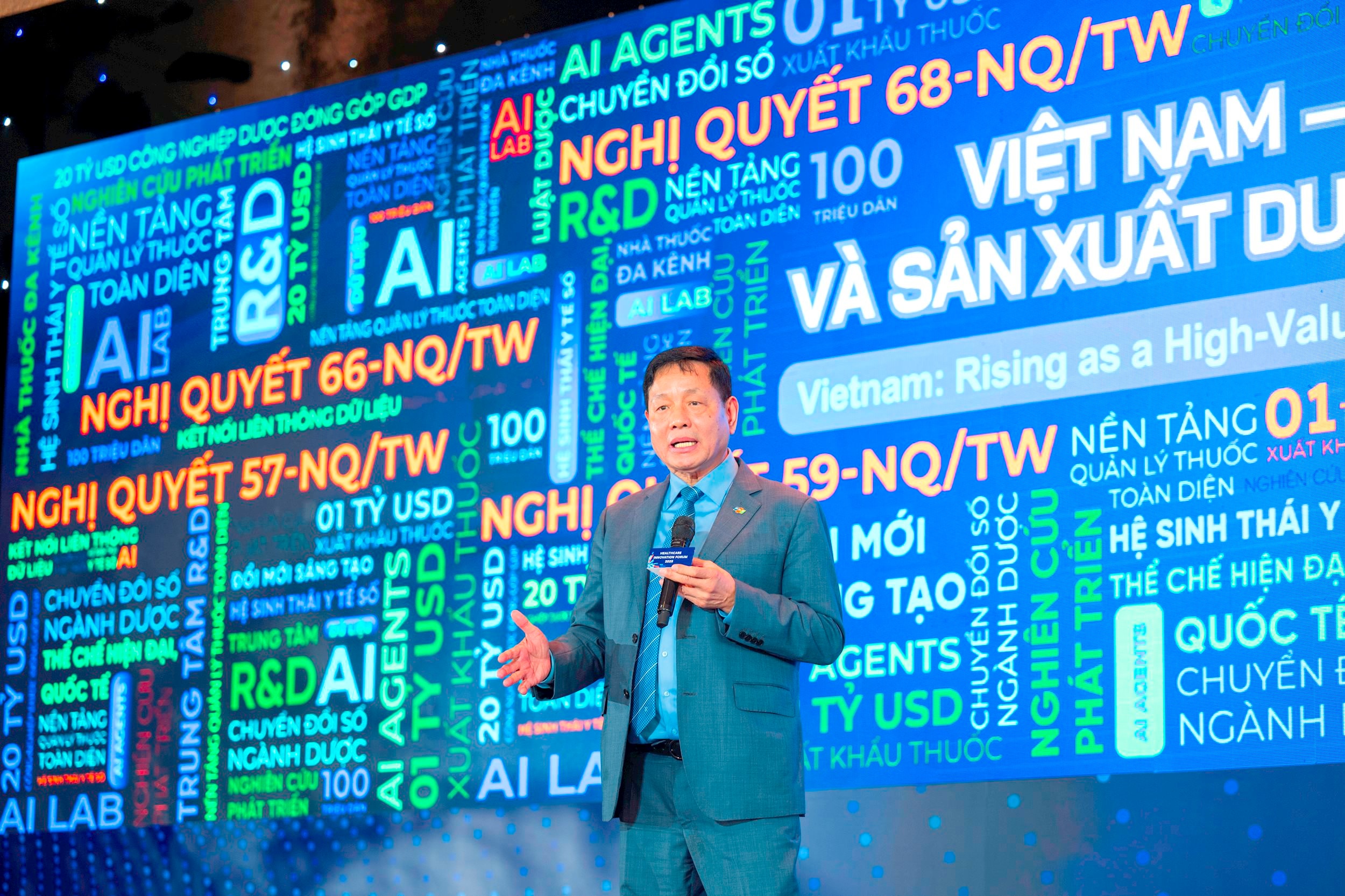 PGS.TS. Trương Gia Bình, Trưởng Ban Nghiên cứu Phát triển Kinh tế tư nhân, Chủ tịch Hội đồng quản trị Tập đoàn FPT