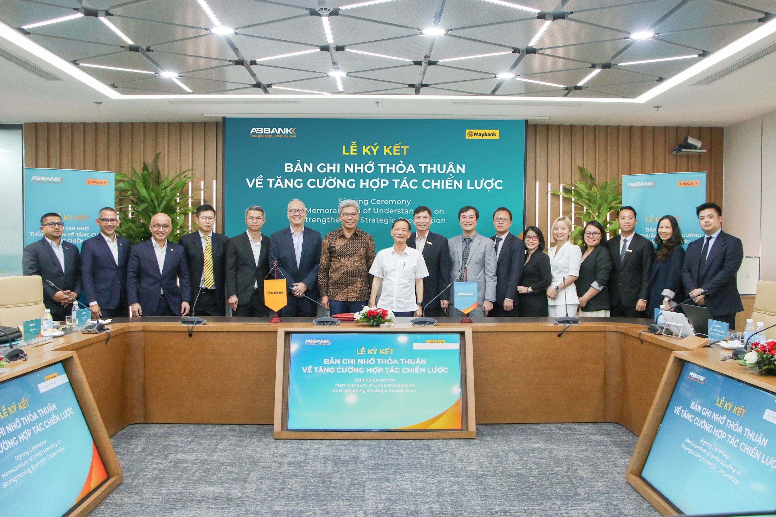 Maybank đồng hàng cùng ABBANK từ năm 2008 và hiện đang sở hữu 16,4% vốn điều lệ ABBANK
