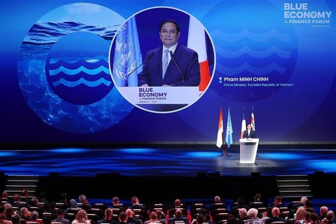 Prime Minister Pham Minh Chinh speaks at the plenary session of the Blue Economy and Finance Forum. (Photo: VNA) pham-minh-chinh-2.jpg