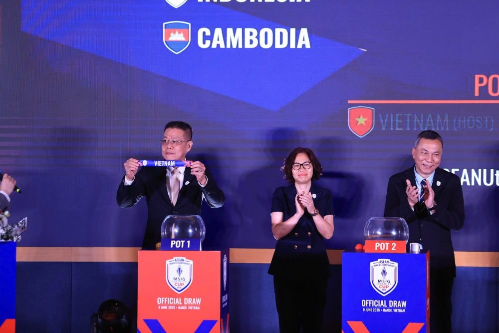 Boc tham bong da nu VFF