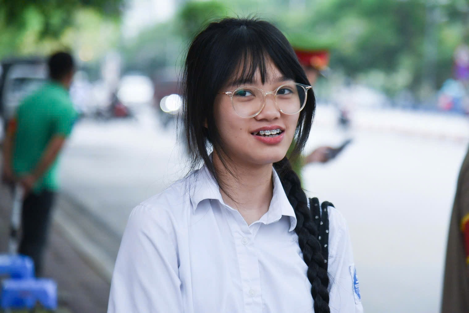 Từ 6h30 sáng, các học sinh tại Hà Nội và các tỉnh thành khác đã lần lượt có mặt, bước vào cuộc đấu cạnh tranh