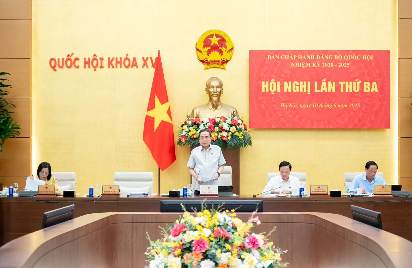 Ảnh chụp Màn hình 2025-06-10 lúc 22.16.56