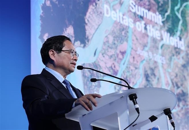 Prime Minister Pham Minh Chinh addresses the Deltas of the World Summit on June 9. (Photo: VNA) 2-pm-co-chairs-deltas-of-the-world-summit-vna.jpg