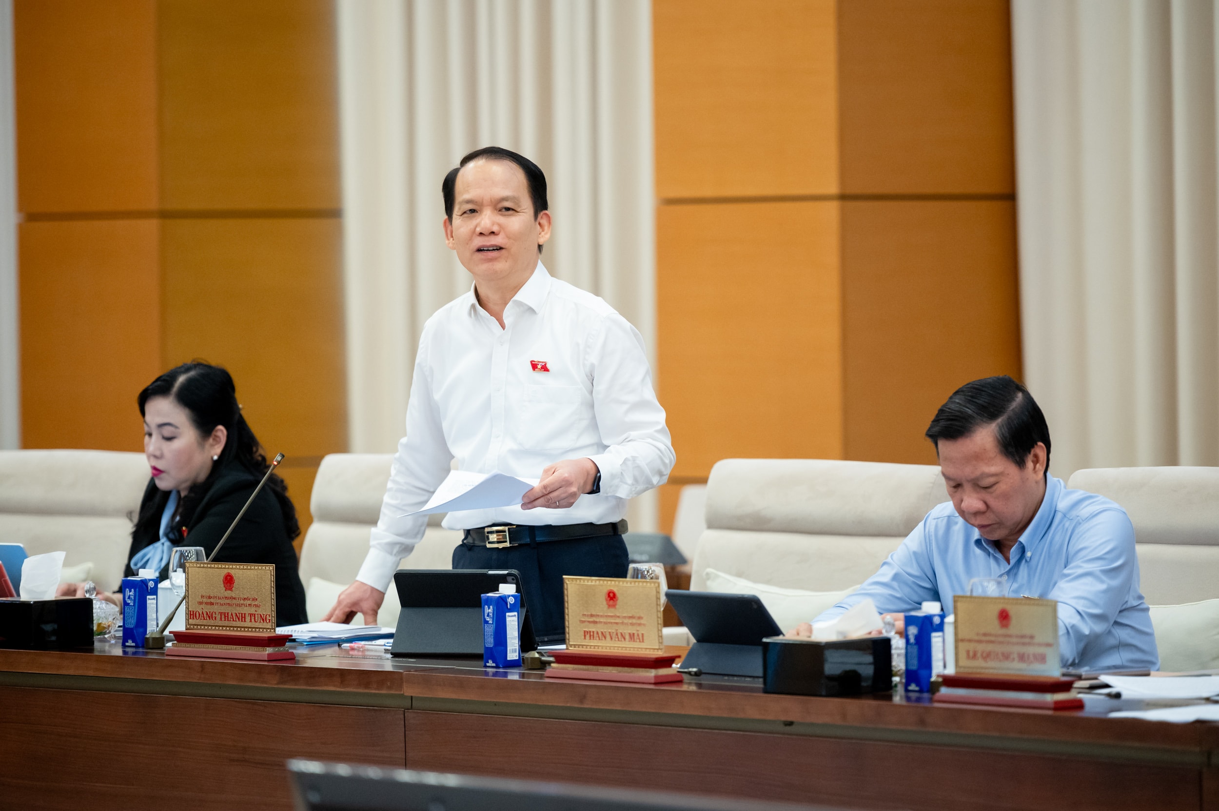Chủ nhiệm Ủy ban Pháp luật và Tư pháp Hoàng Thanh Tùng phát biểu. Ảnh: Phạm Thắng