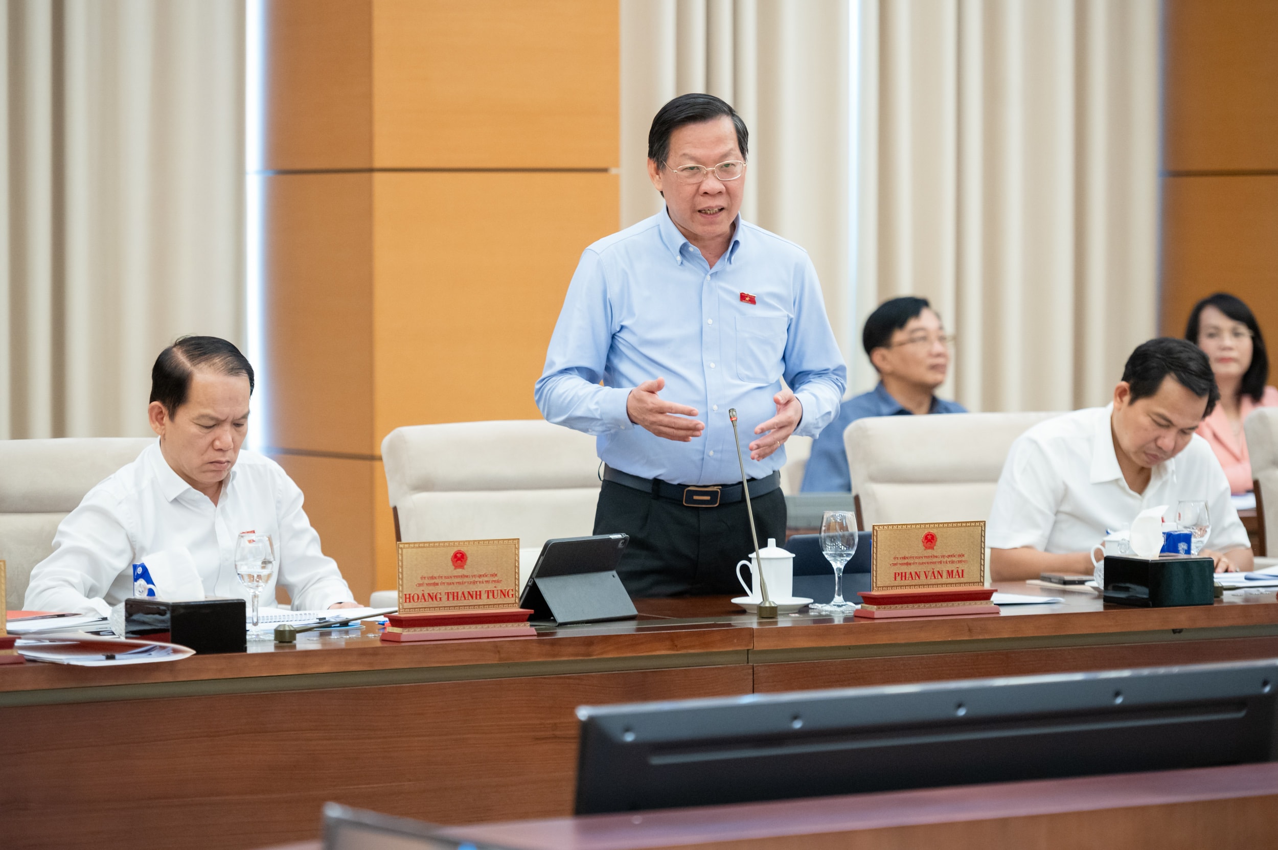 Chủ nhiệm Ủy ban Kinh tế và Tài chính Phan Văn Mãi phát biểu. Ảnh: Phạm Thắng phát biểu. Ảnh: Phạm Thắng