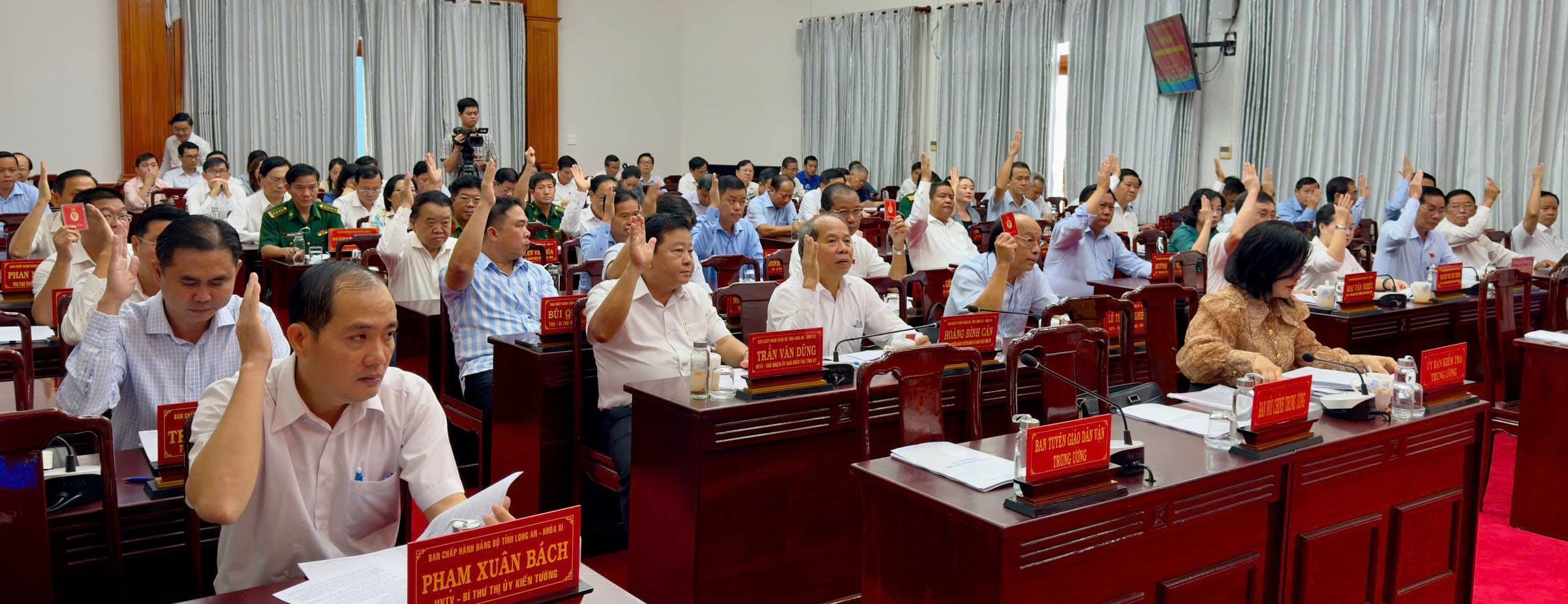 13-6-2025-hoi nghi tinh uy 1