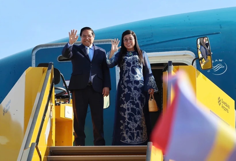 Prime Minister Pham Minh Chinh and his spouse leave Stockholm on June 13 afternoon (local time), concluding their official visit to Sweden. (Photo: VNA)