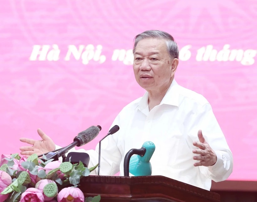 Party General Secretary To Lam speaks at the working session. (Photo: VNA)