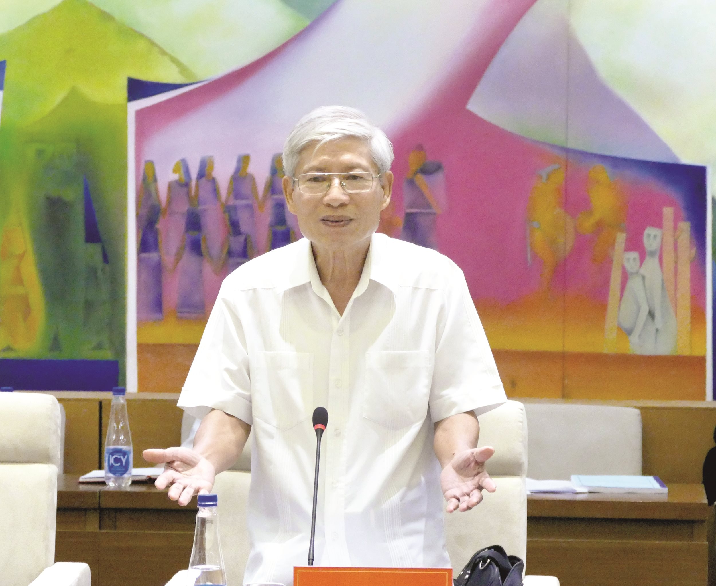 nguyên Phó Chủ nhiệm Ủy ban Tư pháp Nguyễn Văn Luật