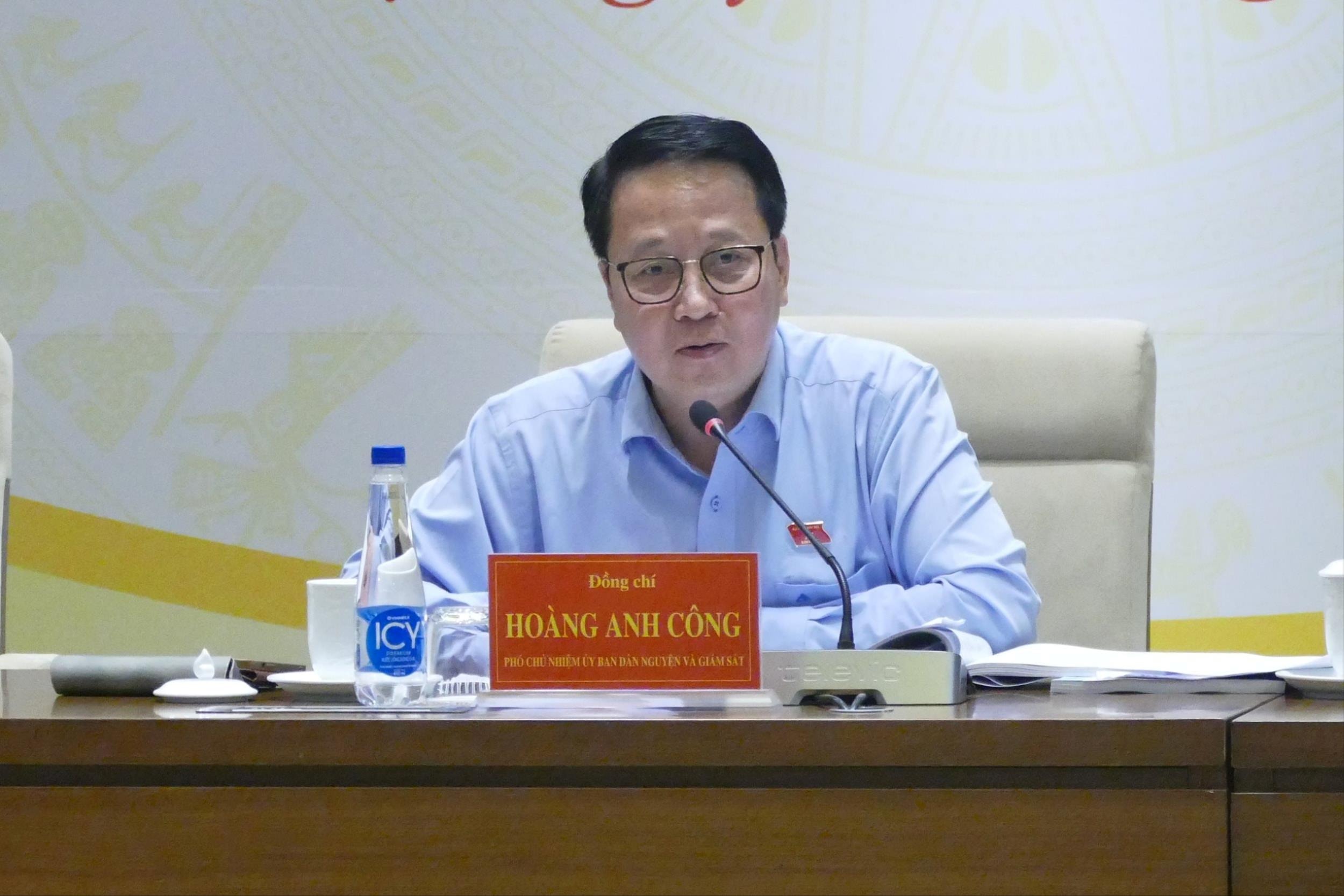 Phó Chủ nhiệm Ủy ban Dân nguyện và Giám sát Hoàng Anh Công phát biểu