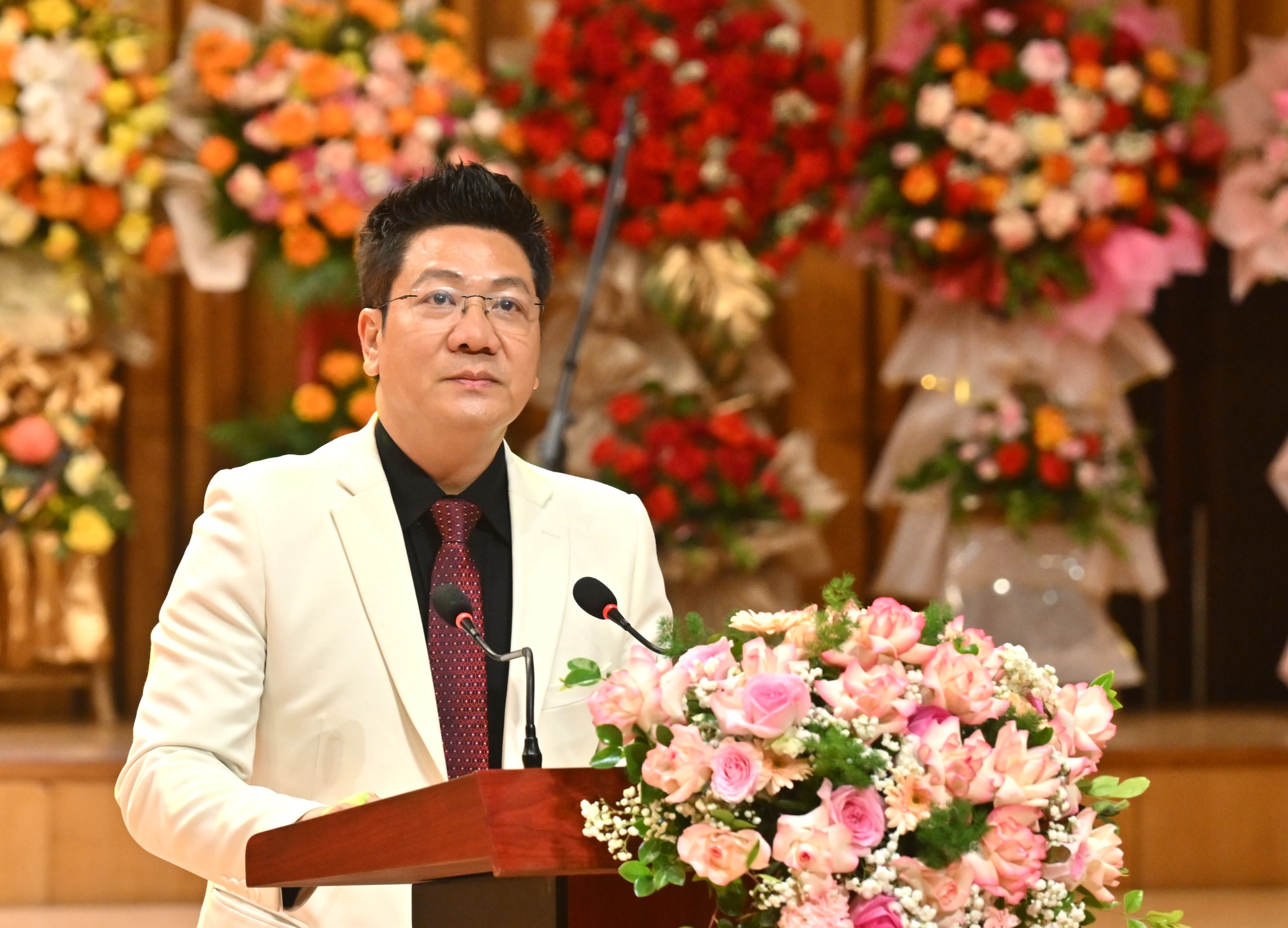 tân Giám đốc Học viện Âm nhạc Quốc gia Việt Nam Đỗ Quốc Hưng phát biểuVQK_6073