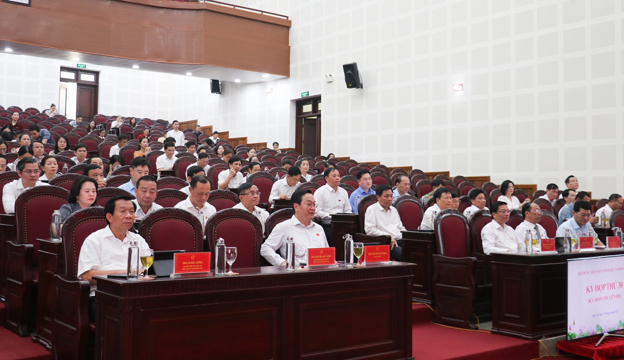 17. đại biểu
