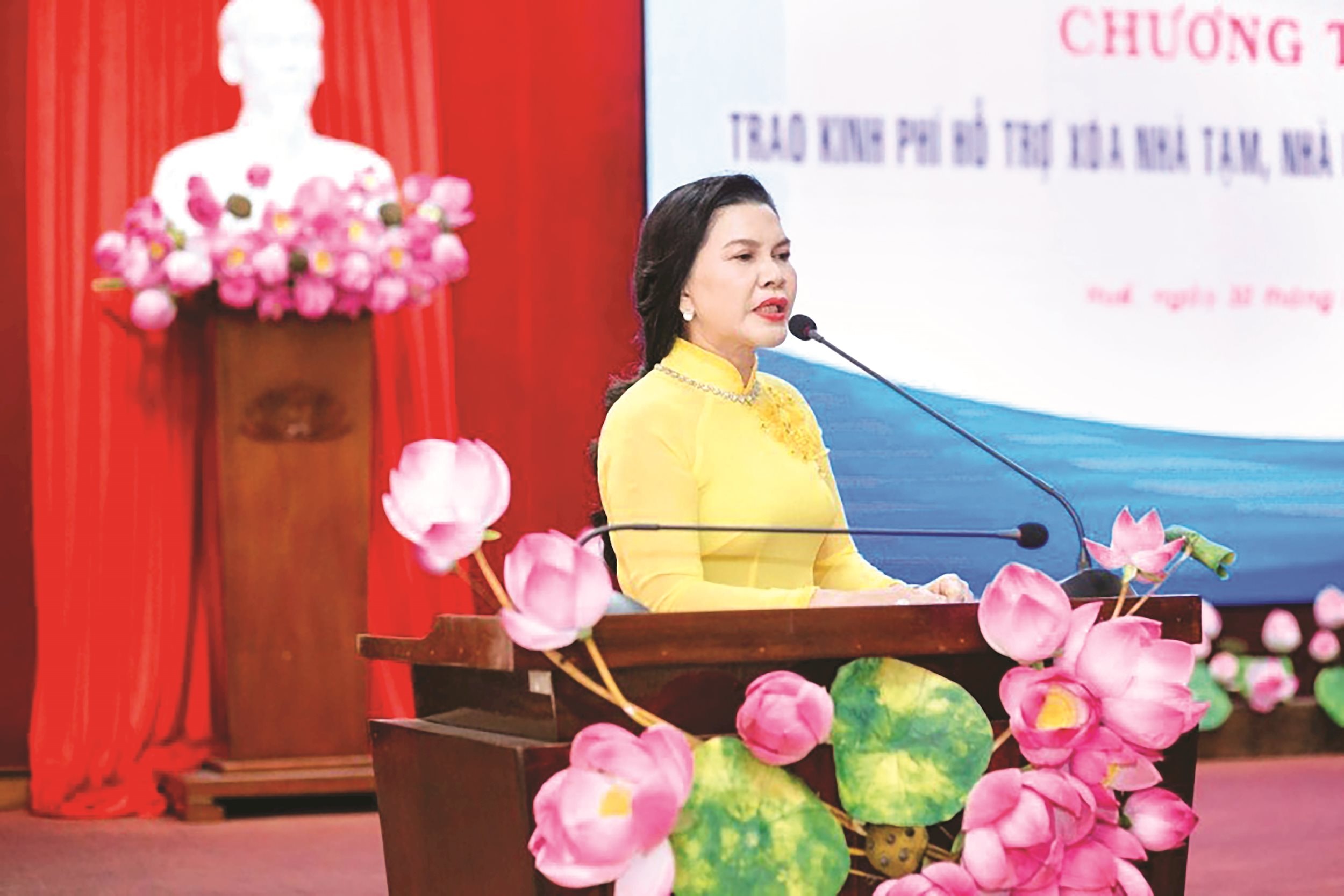 chu-tich-kim-oanh-group-ba-dang-thi-kim-oanh-phat-bieu-tai-buoi-le-trao-tang20250610103351.jpg